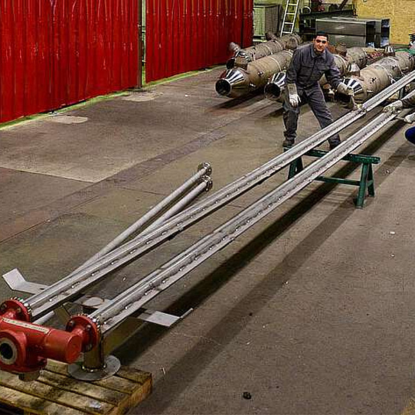 Floating extraction system