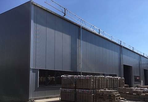 Erweiterung: neue Halle am Standort Lindlar Erweiterung: neue Halle am Standort Lindlar