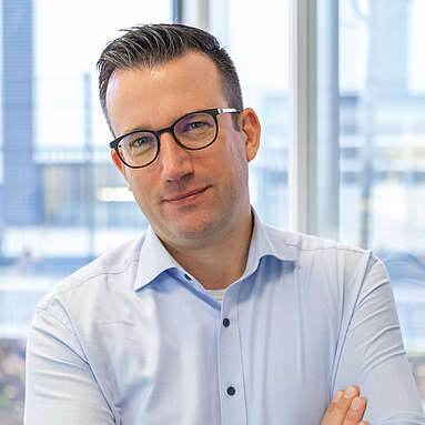 TYPO3 Logo Guide v3 Mitarbeiter Portrait Dirk Köntje