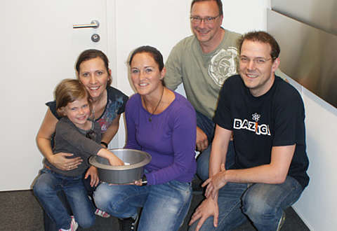 Glücksfee Lilly zieht die Gewinner der EM-Party-Sets Glücksfee Lilly zieht die Gewinner der EM-Party-Sets