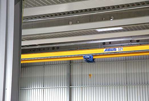 Blechbearbeitungszentrum Transportkran 