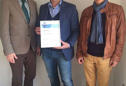 Übergabe der Mitgliedsurkunde des DSV 